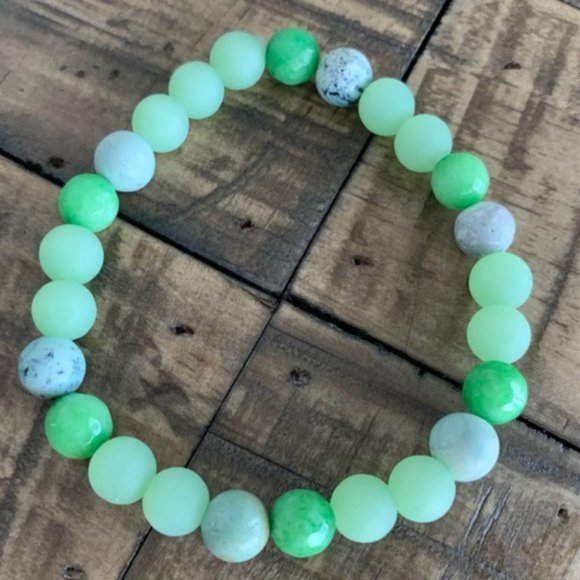Green Turquoise & Jade Chakra Bead Bracelet - Picture 4 of 10